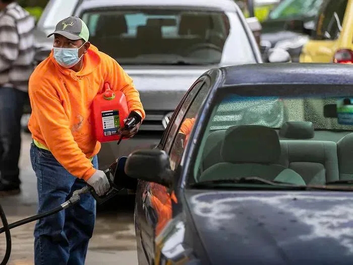 Thị trường dầu mỏ toàn cầu đang phát đi một tín hiệu bất thường – và có thể là tín hiệu nguy hiểm nhất kể từ sau đại dịch.